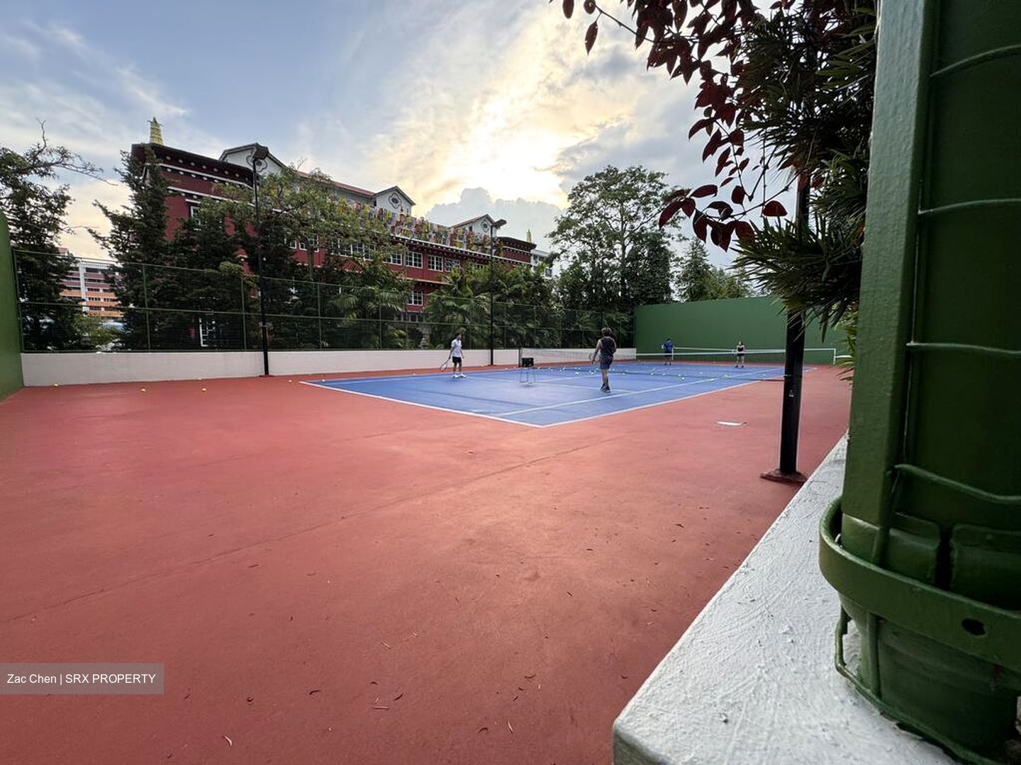 The Esparis (D18), Condominium #522554161